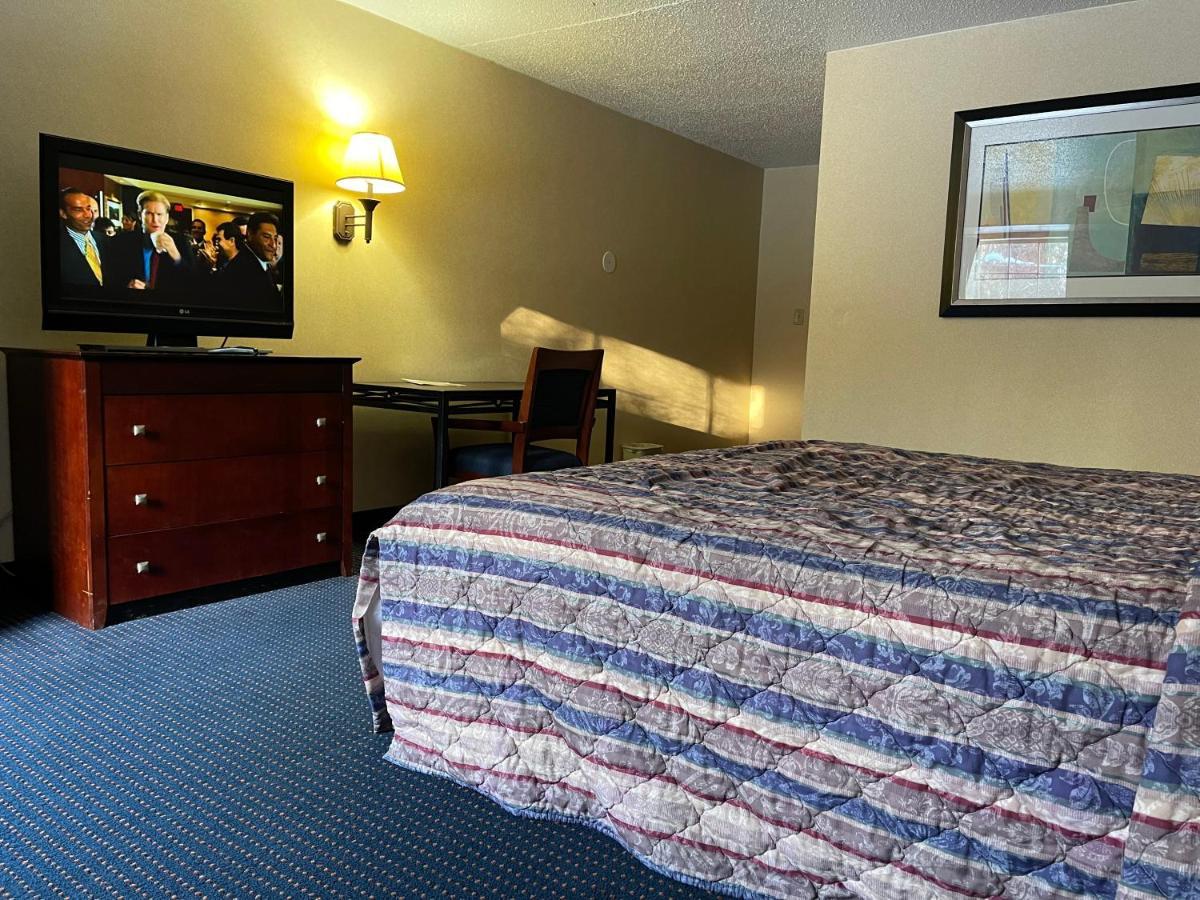 Budget Inn Temple Hills Exterior photo