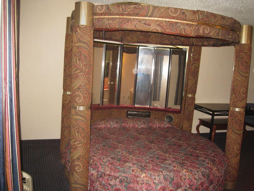 Budget Inn Temple Hills Exterior photo