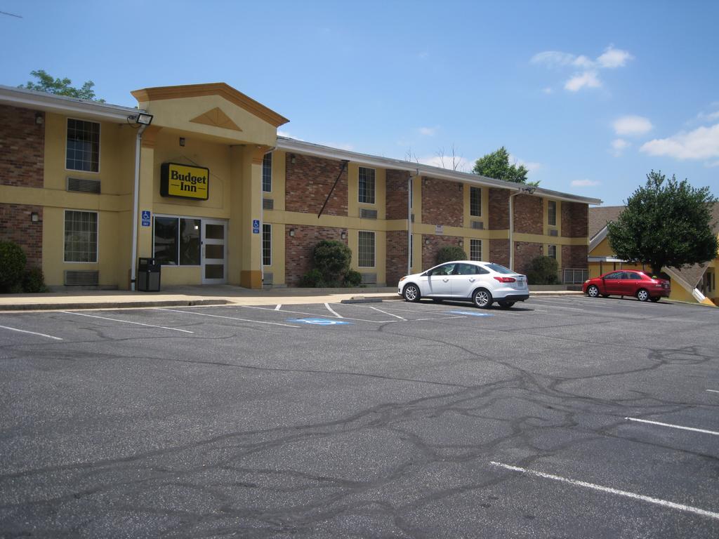 Budget Inn Temple Hills Exterior photo